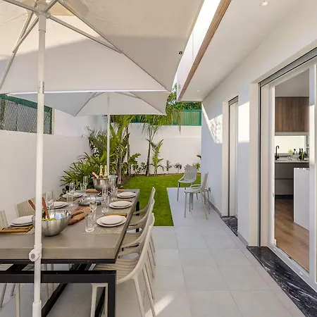 Holiday home 3Br Luxury House In Oasis Beach *