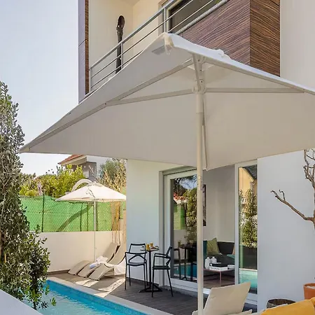 3Br Luxury House In Oasis Beach *